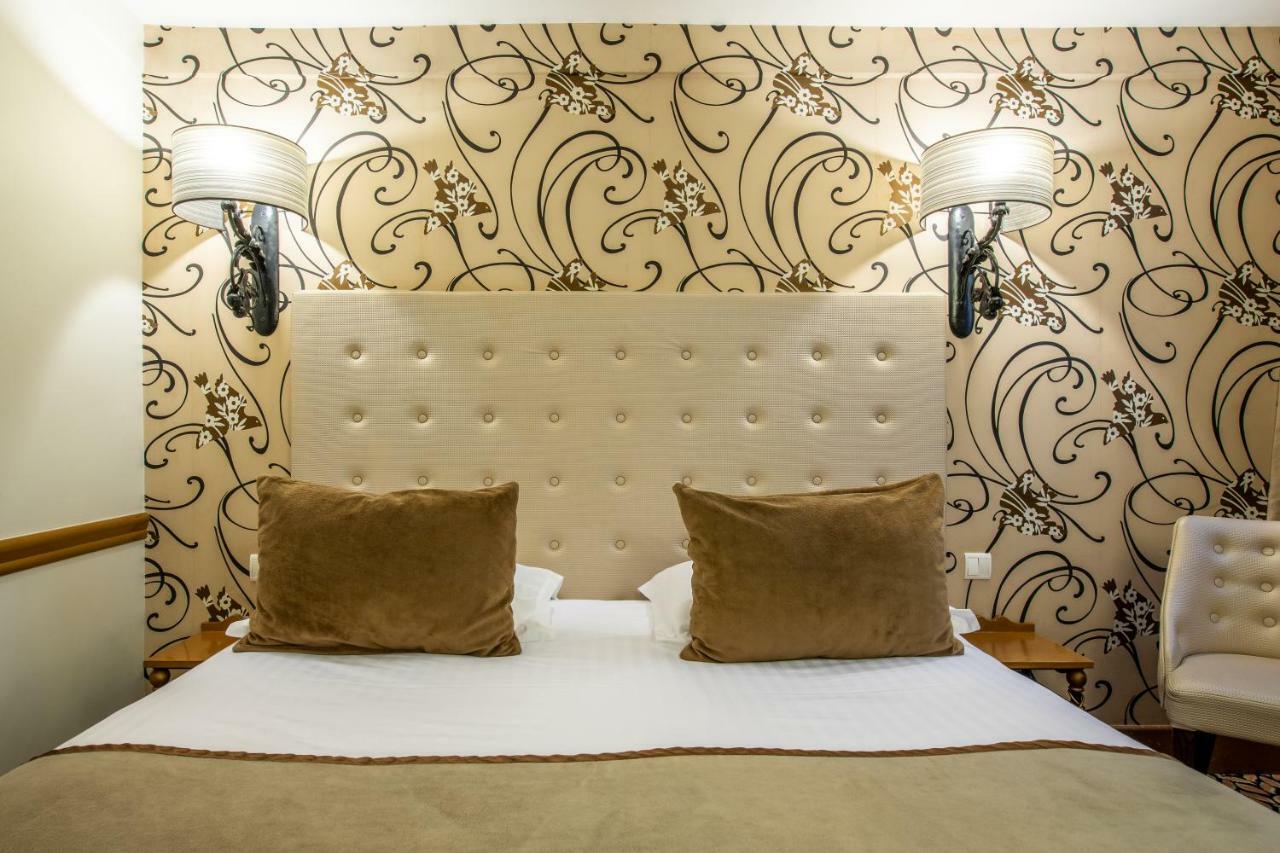 Hotel Des Ducs D'Anjou Paris Bagian luar foto